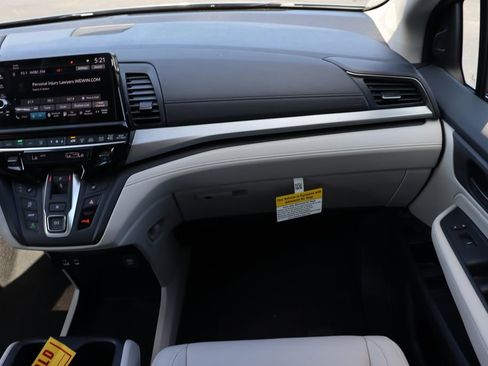 Used 2026 Honda Odyssey EX-L image 17