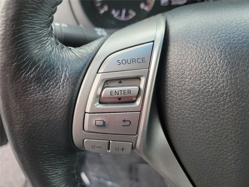 Used 2013 Nissan Altima 2.5 SL w/ Technology Pkg image 22