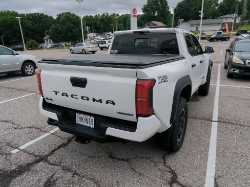 Used 2024 Toyota Tacoma TRD Off-Road w/ TRD Off Road Upgrade Package AWD/4WD image 13