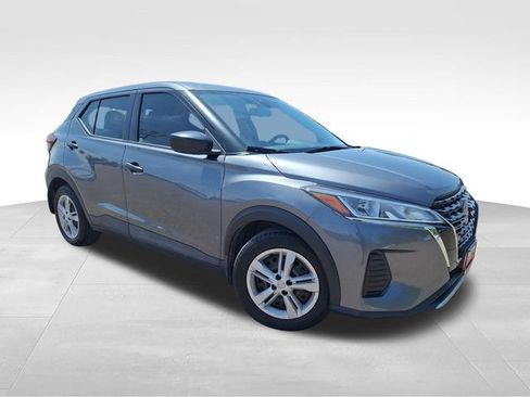Used 2021 Nissan Kicks S FWD image 1