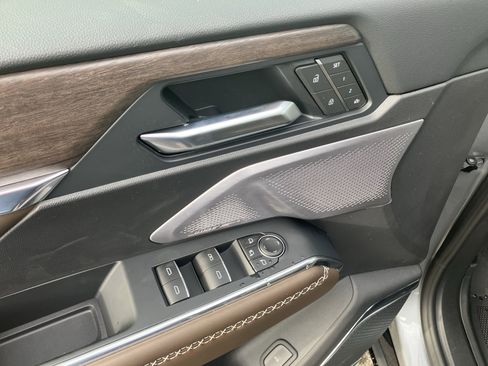 New 2026 GMC Acadia Denali Ultimate w/ LPO, Floor Liner Package image 20