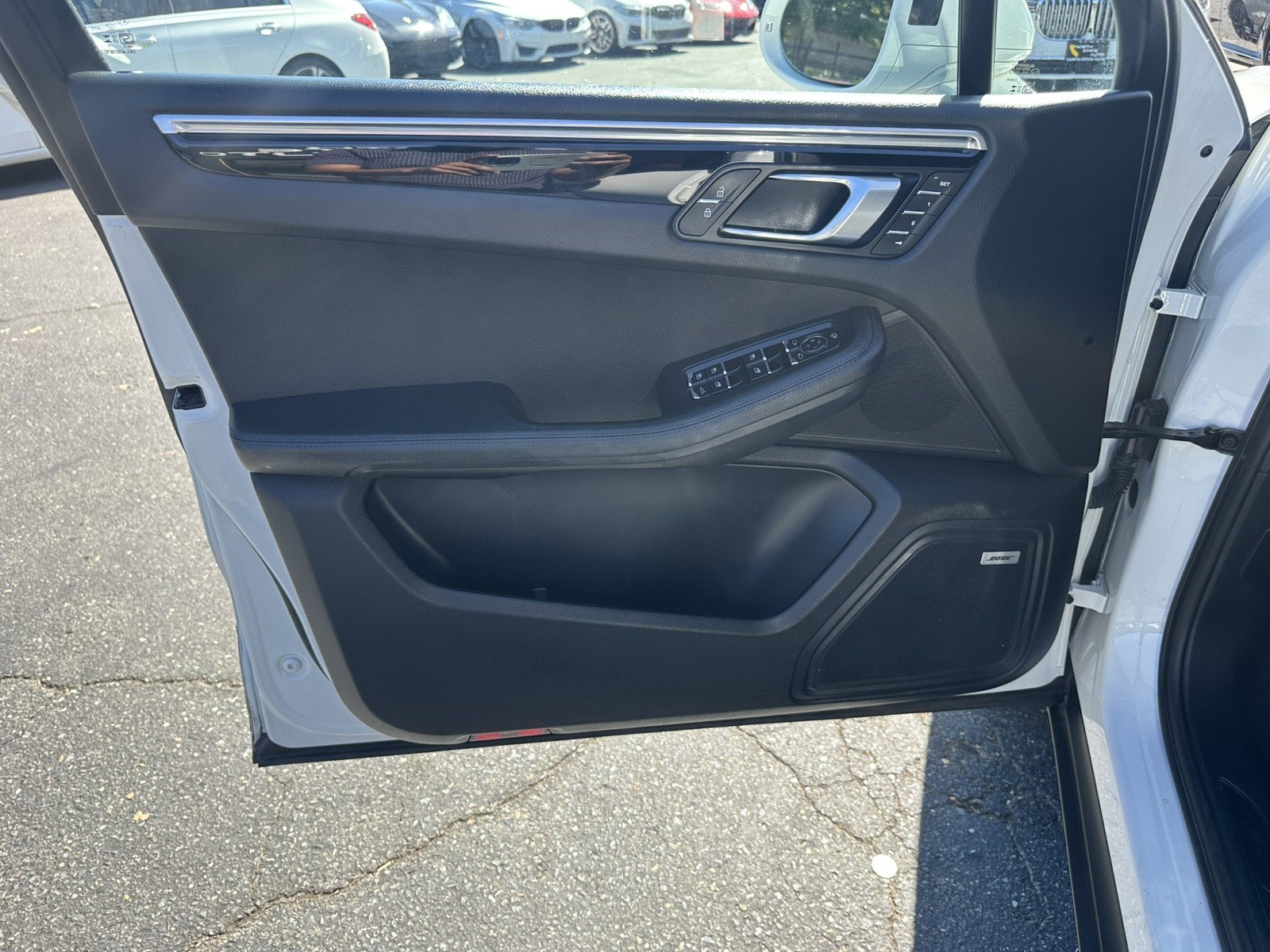 Used 2023 Porsche Macan AWD/4WD image 26