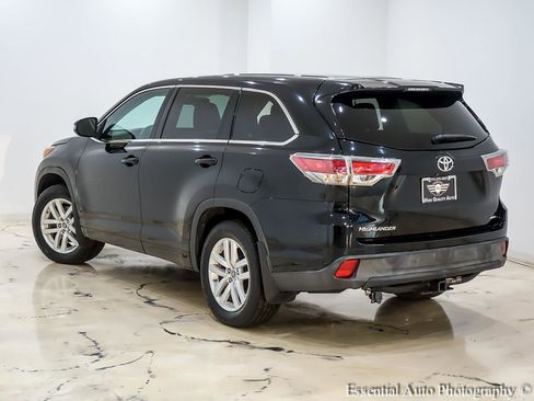 Used 2016 Toyota Highlander LE image 10