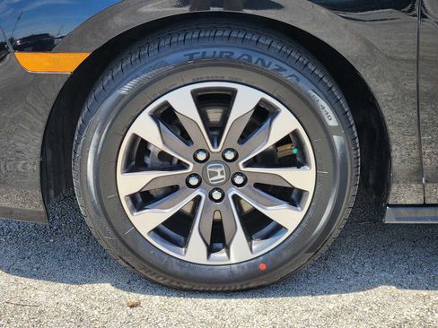 Certified 2024 Honda Odyssey EX-L image 9