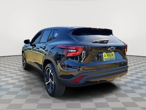 New 2026 Chevrolet Trax RS w/ Sunroof Package image 4