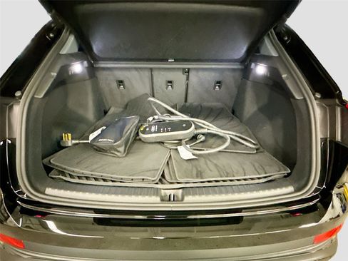 Used 2023 Audi Q4 e-tron Premium Plus w/ Premium Plus RWD image 28