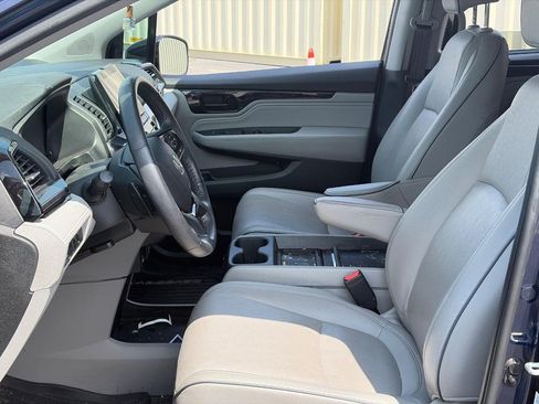 Used 2023 Honda Odyssey Elite image 4