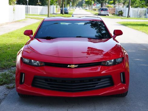 Used 2018 Chevrolet Camaro LT RWD image 5