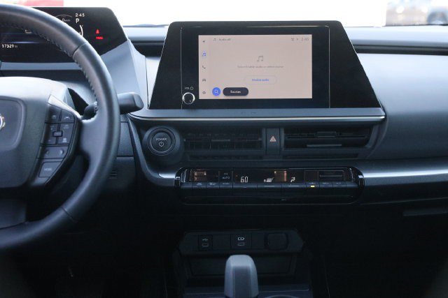 Used 2025 Toyota Prius LE AWD/4WD image 24