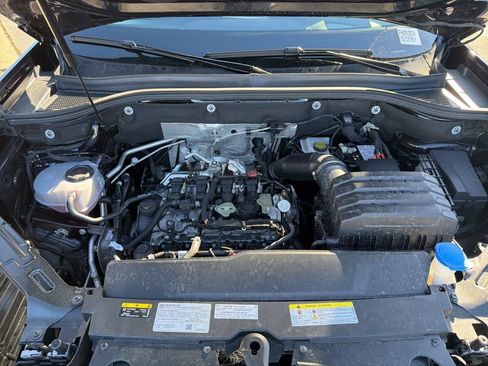 Used 2025 Volkswagen Atlas Cross Sport SEL R-Line AWD/4WD image 46