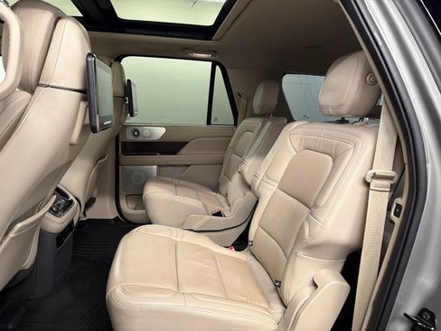 Certified 2020 Lincoln Navigator L Reserve w/ Luxury Package AWD/4WD image 38