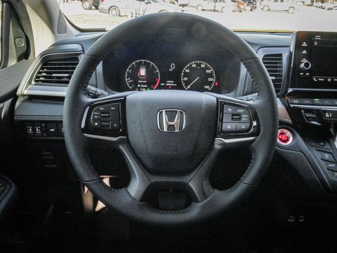 Used 2026 Honda Odyssey EX-L image 17