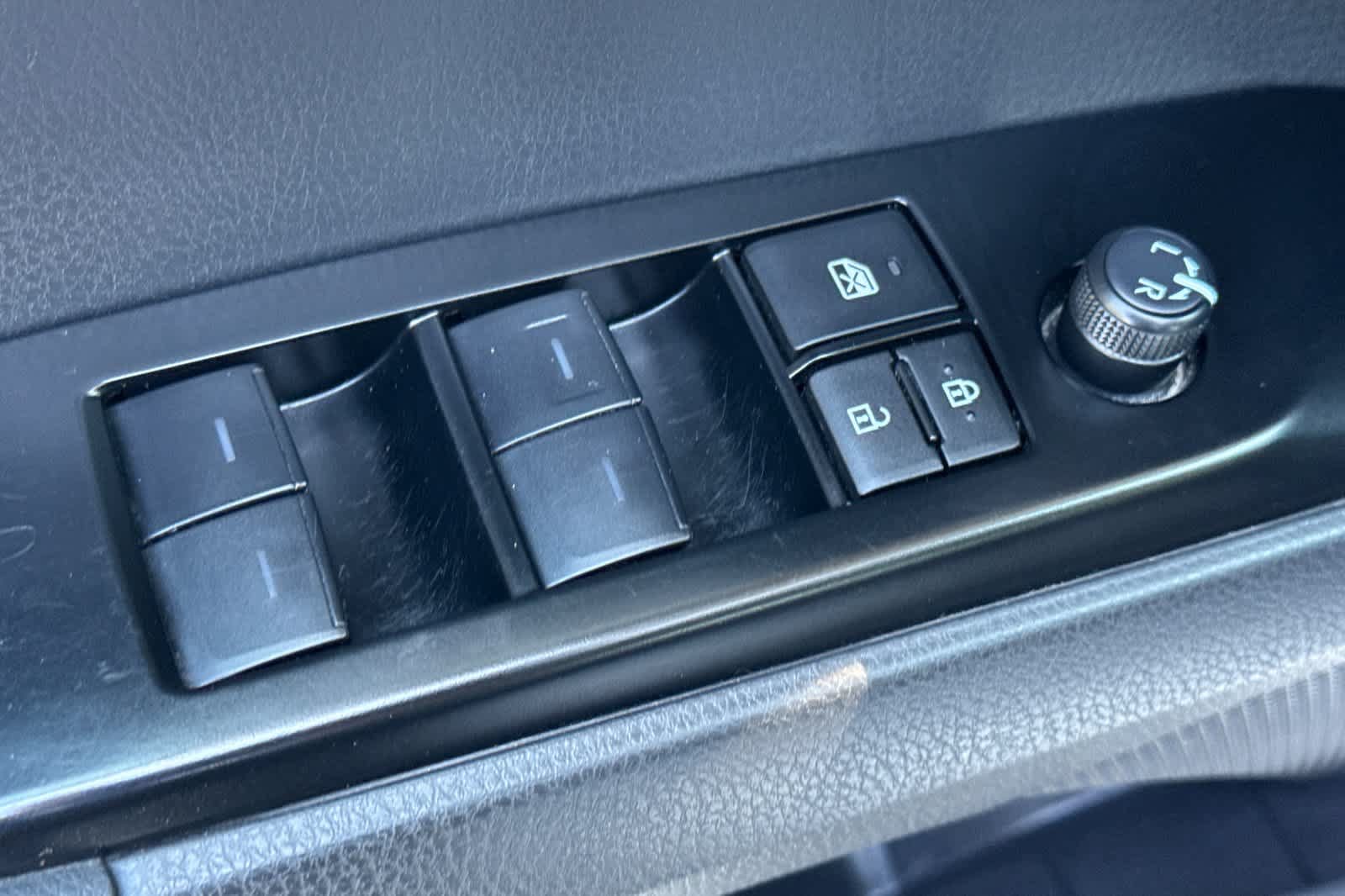 Used 2025 Toyota Camry LE AWD/4WD image 13
