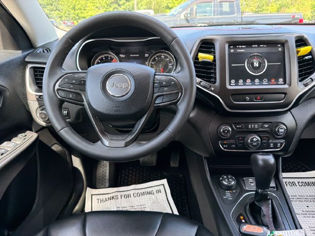 Used 2020 Jeep Cherokee Trailhawk AWD/4WD image 17