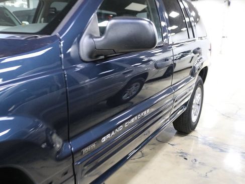 Used 2004 Jeep Grand Cherokee Laredo w/ Tan Your Hide Group image 6