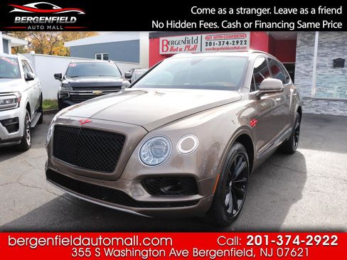 Used 2017 Bentley Bentayga image 1
