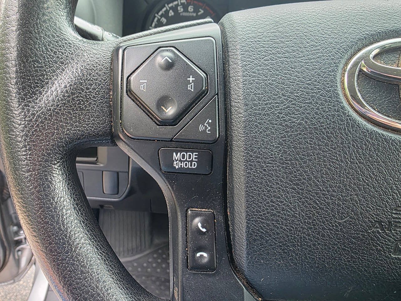 Used 2016 Toyota Tacoma SR w/ SR Convenience Package RWD image 17