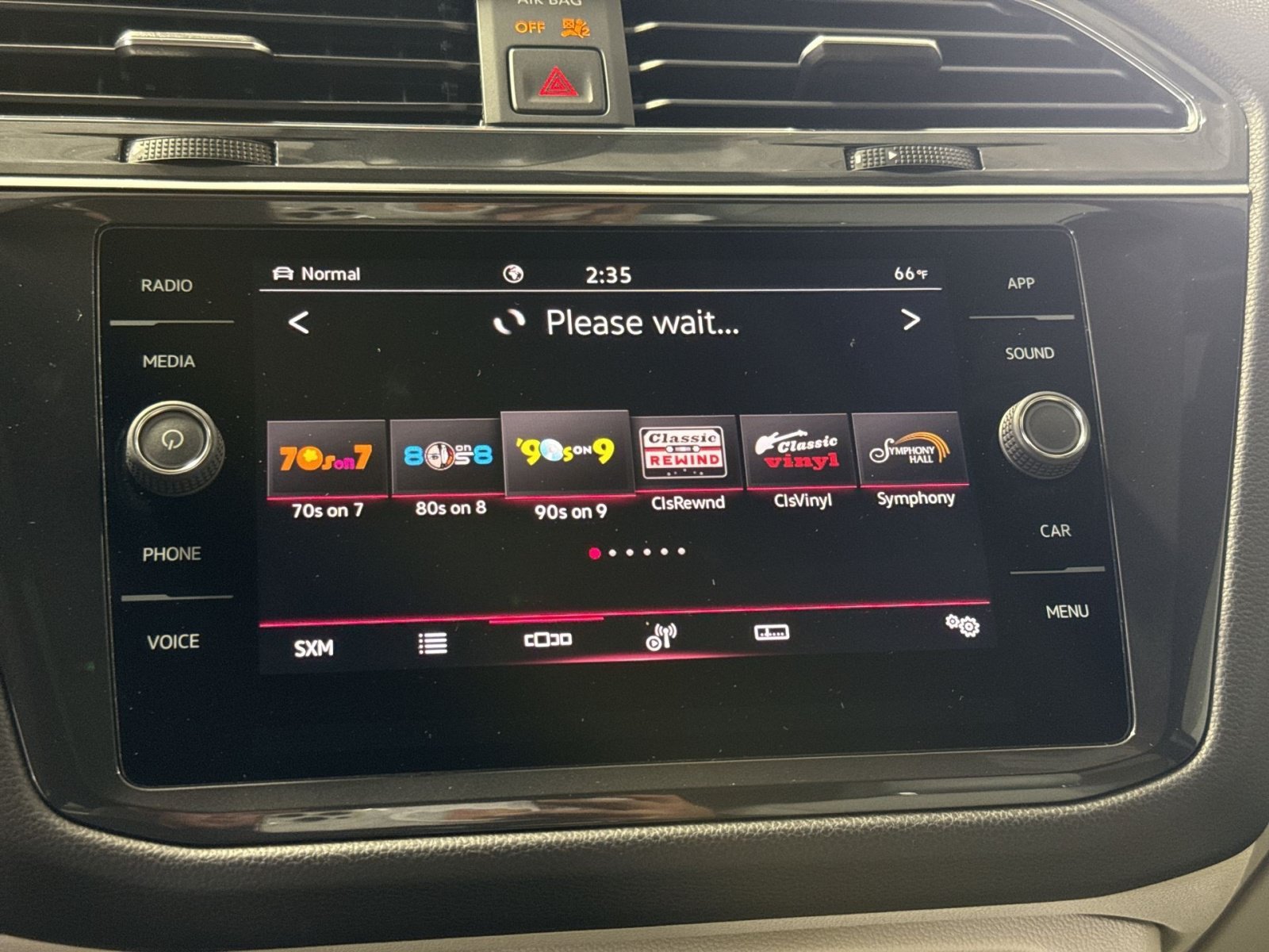 Used 2022 Volkswagen Tiguan SE R-Line AWD/4WD image 19
