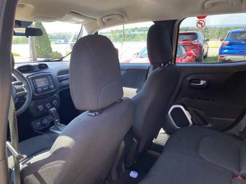 Used 2019 Jeep Renegade Sport w/ Sport Appearance Group AWD/4WD image 14