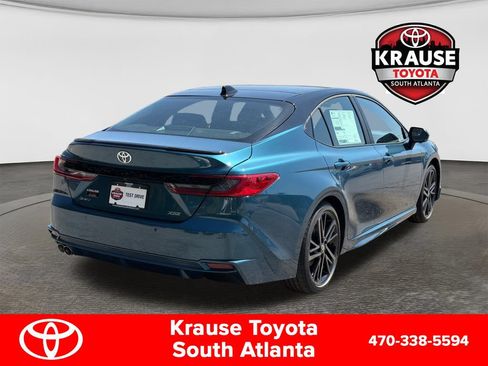 New 2026 Toyota Camry Hybrid FWD image 8