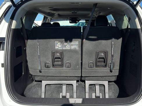 Used 2023 Kia Carnival SX Prestige FWD image 11