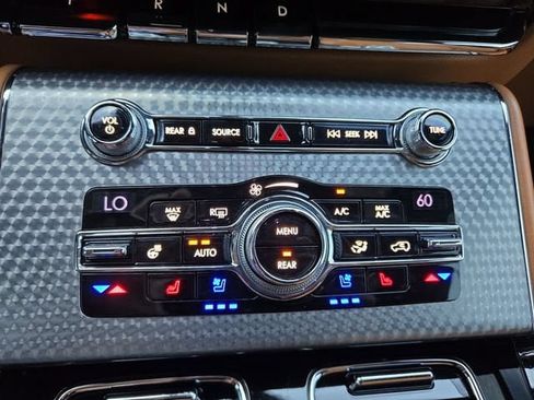 Used 2020 Lincoln Aviator Black Label w/ Dynamic Handling Package AWD/4WD image 35