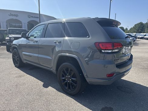 Used 2021 Jeep Grand Cherokee Laredo X AWD/4WD image 5