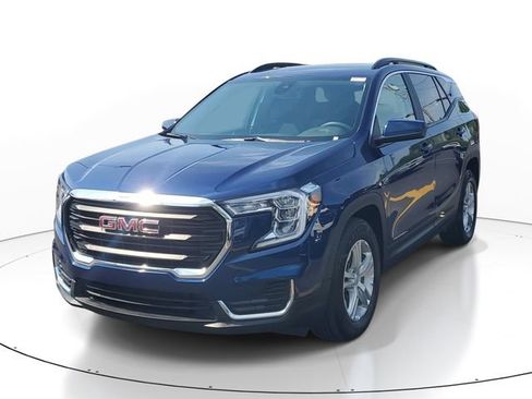 Certified 2022 GMC Terrain SLE w/ Driver Convenience Package FWD image 2