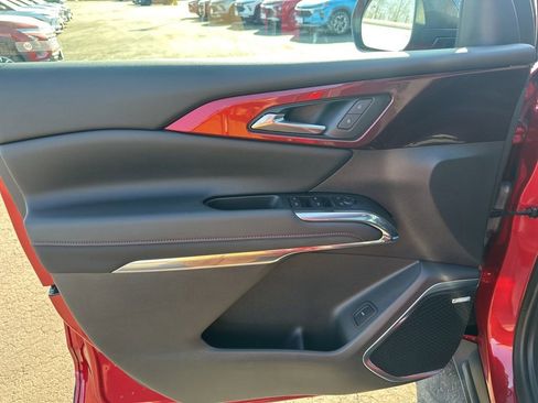 Used 2025 Chevrolet Traverse Z71 w/ Enhanced Driving Package image 17