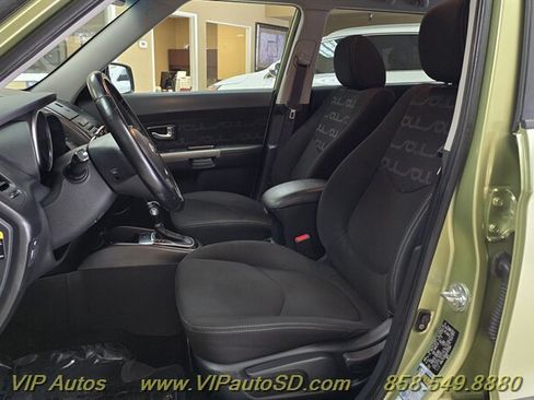 Used 2013 Kia Soul + FWD image 15