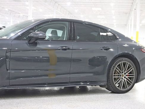 Used 2018 Porsche Panamera Turbo image 3