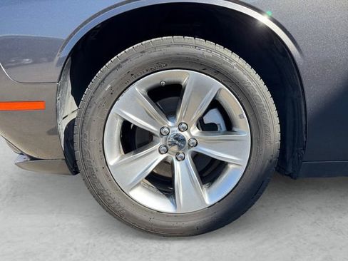 Used 2022 Dodge Challenger SXT image 23