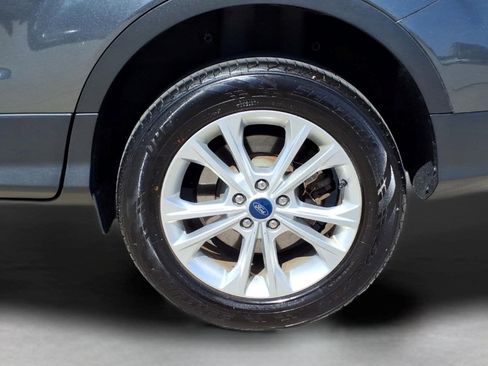 Used 2019 Ford Escape SE AWD/4WD image 3