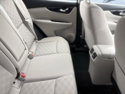 Used 2019 Nissan Rogue Sport SV w/ Technology Package image 8