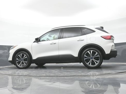 Used 2022 Ford Escape SE w/ SE Sport Appearance Package image 41