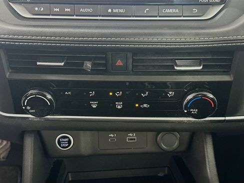 Used 2023 Nissan Rogue S image 22