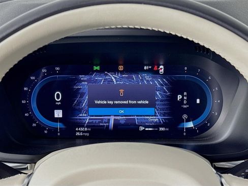 Certified 2025 Volvo XC60 B5 Plus w/ Protection Package Premier image 13