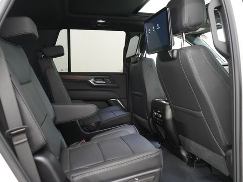 Used 2025 GMC Yukon Denali w/ Denali Reserve Package AWD/4WD image 15