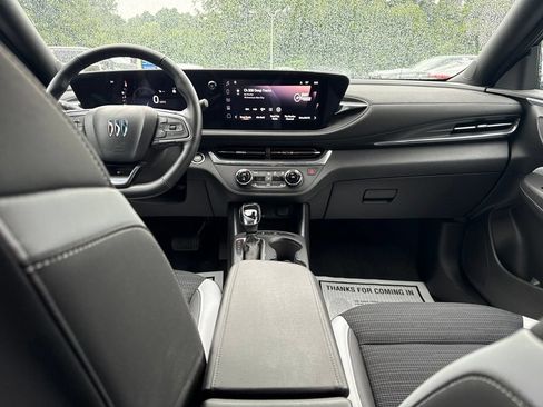 Used 2025 Buick Envista Preferred w/ Convenience I Package FWD image 17