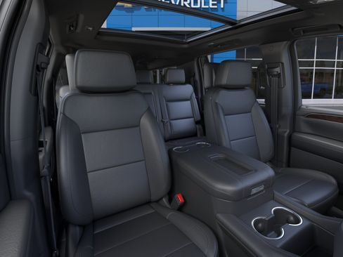 Used 2024 Chevrolet Suburban Z71 w/ Z71 Off-Road Package AWD/4WD image 16