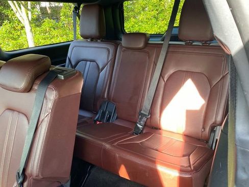 Used 2022 Ford Expedition Max Limited AWD/4WD image 10