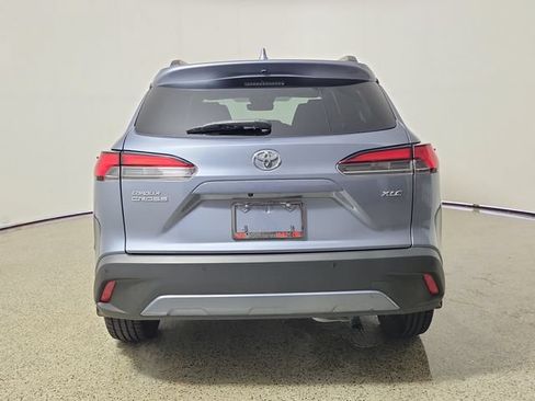 Used 2023 Toyota Corolla Cross XLE w/ Convenience Package FWD image 6