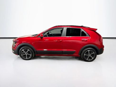 Used 2025 Kia Niro LX FWD image 4