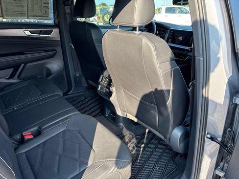 Used 2026 Volkswagen Atlas Cross Sport SE AWD/4WD image 45