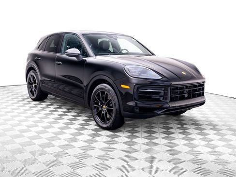 Certified 2024 Porsche Cayenne AWD/4WD image 6
