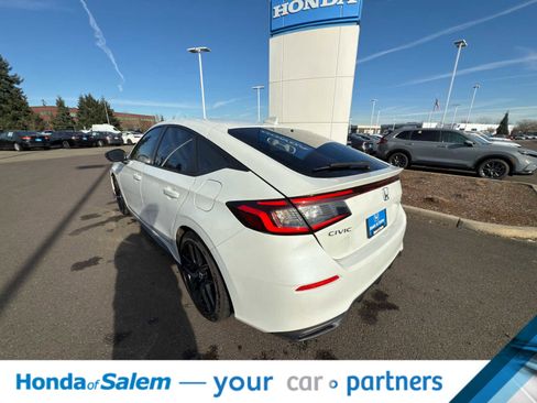Used 2023 Honda Civic Sport image 3