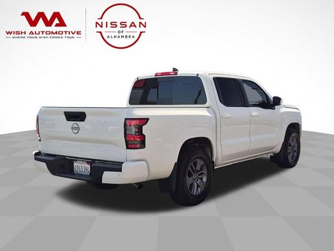Certified 2025 Nissan Frontier SV RWD image 5