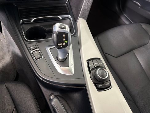 Used 2018 BMW 320i Sedan image 19