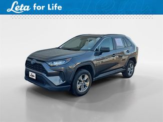 Used 2022 Toyota RAV4 LE video 1