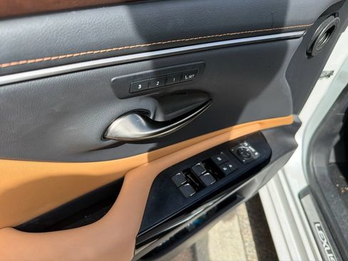 Certified 2023 Lexus ES 350 w/ Premium Package FWD image 16